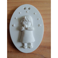 PLACA MENINA A REZAR 