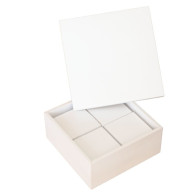 Caixa de lembranças branca...